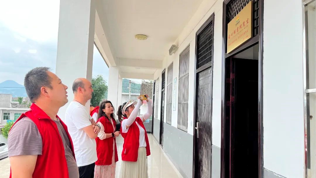 愛心助學，筑夢未來 | 新希望醫(yī)療公益助學活動